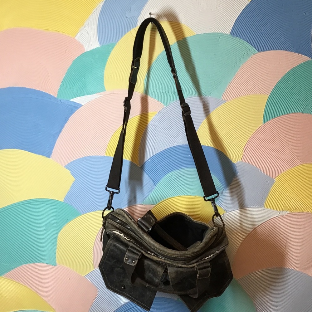 Classic Men's Canvas Crossbody Bag in Olive Green